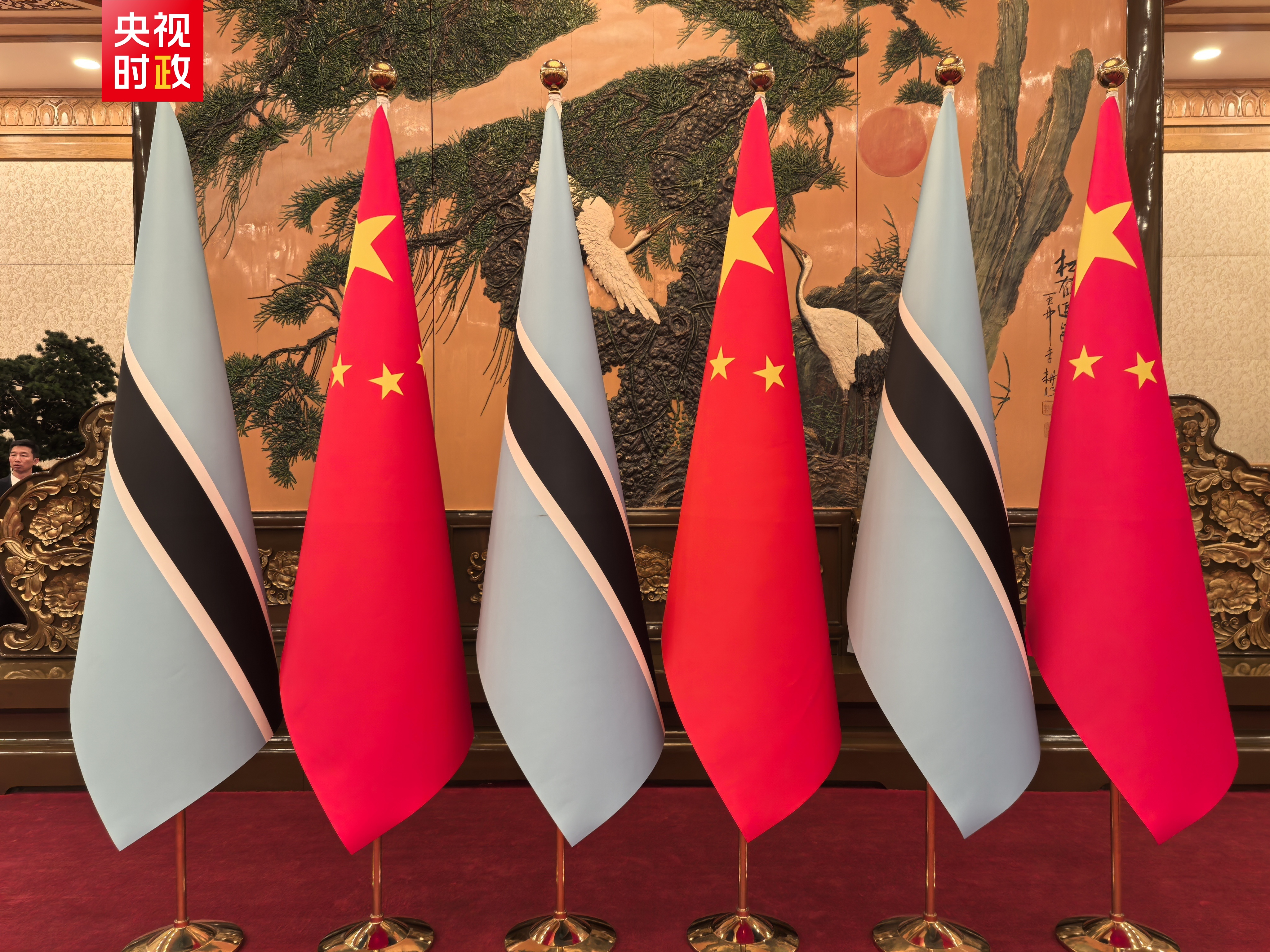习近平会见国际工商界代表