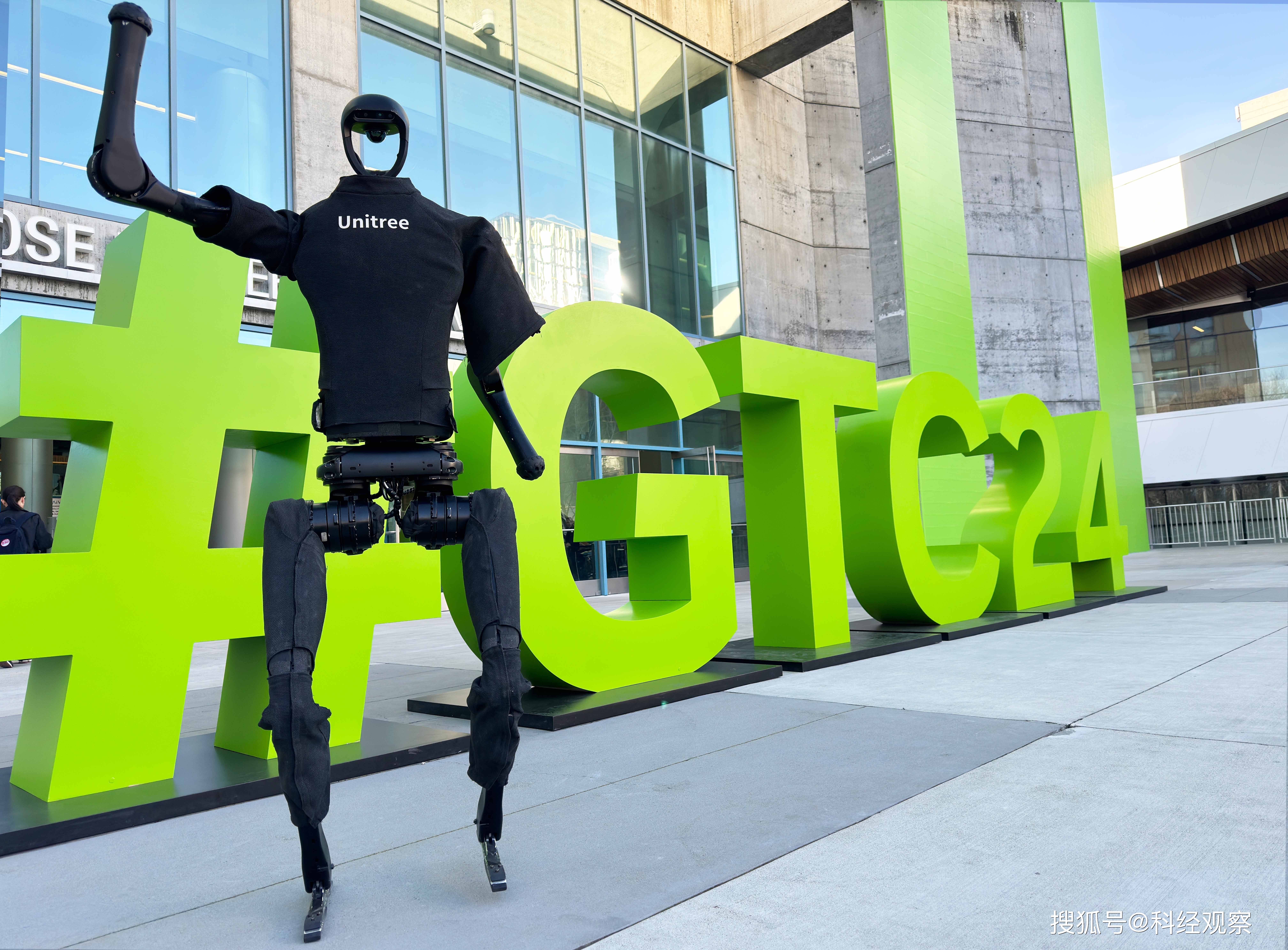 期待人形机器人服务更美好生活