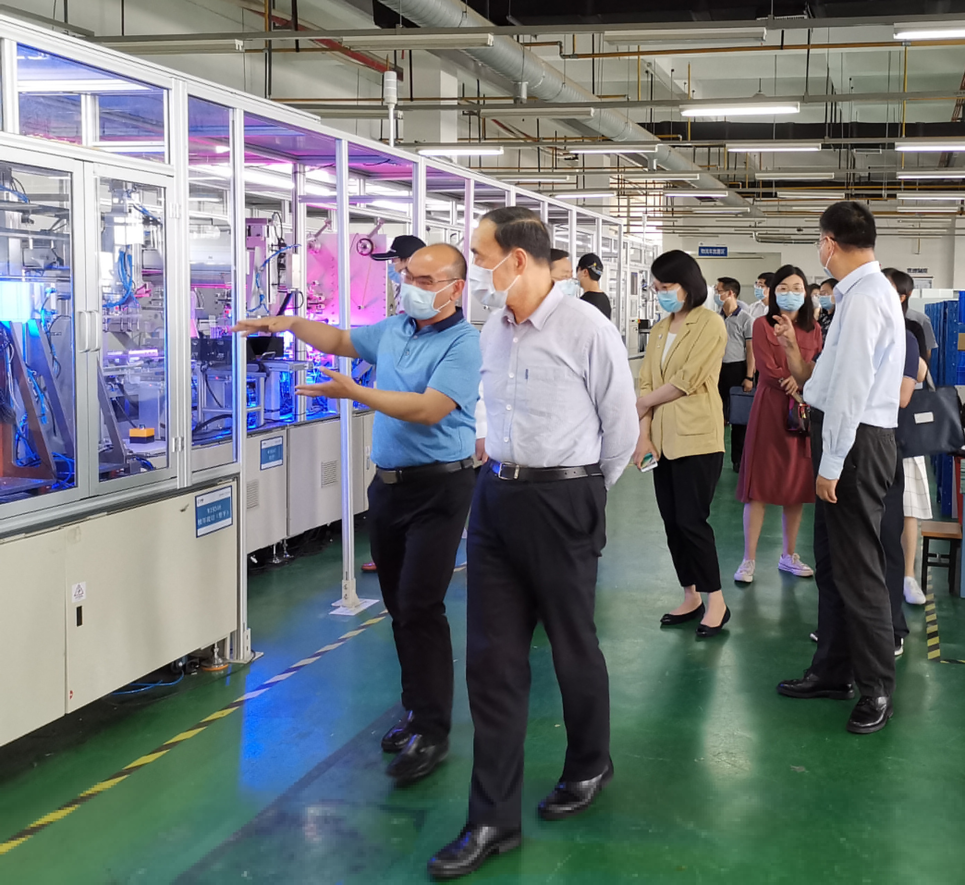 ST逸飞：5月9日高管吴轩增持股份合计5.2万股