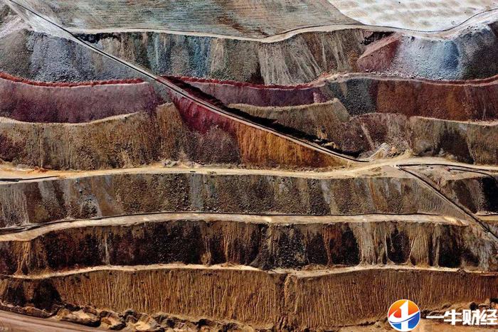 阿联酋将探讨在加纳开发铝土矿项目合作