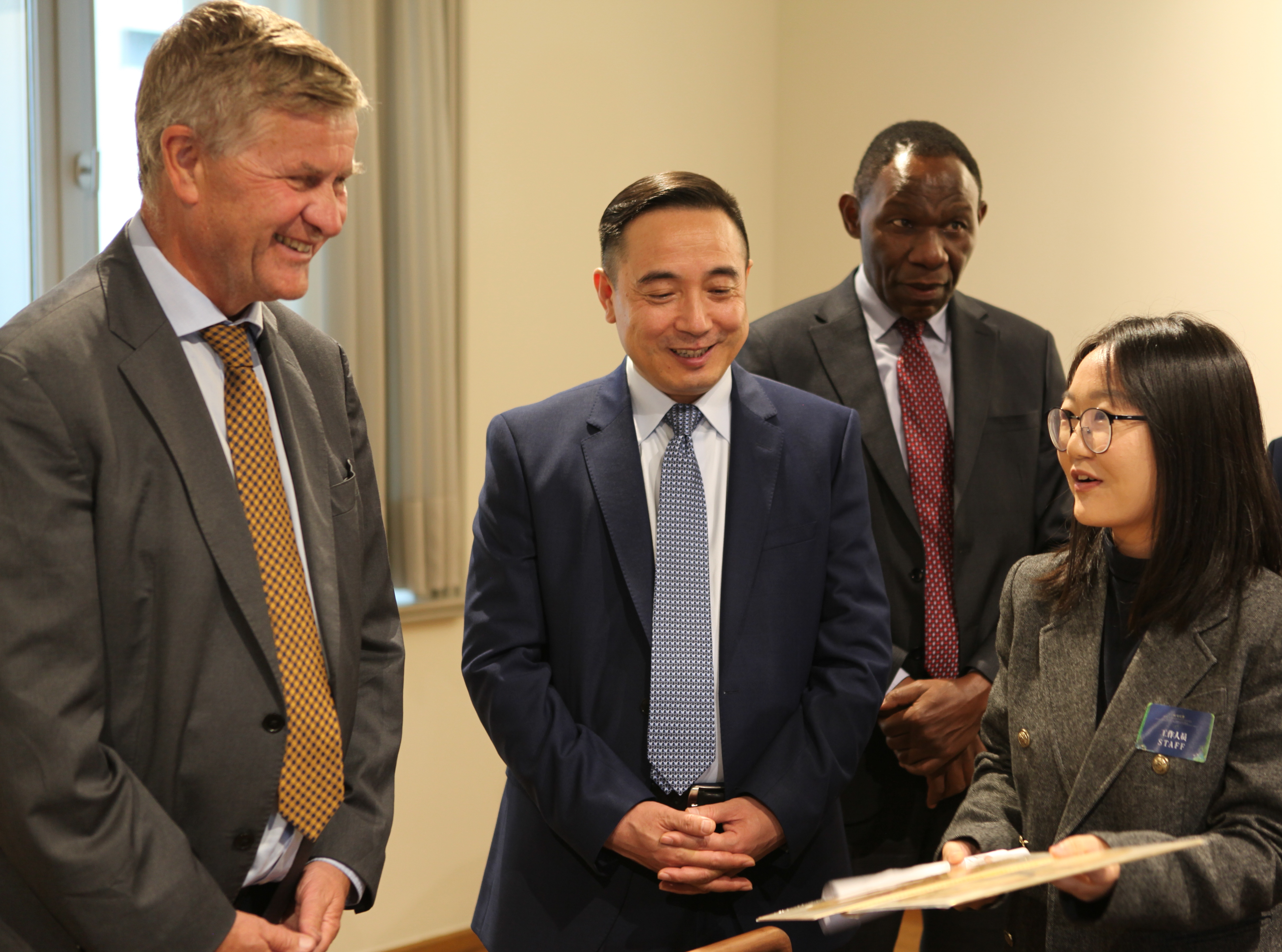 驻非盟使团胡长春大使接受中新社采访