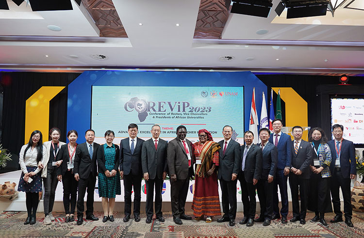 驻非盟使团胡长春大使辞行拜会非盟委员会副主席哈达迪