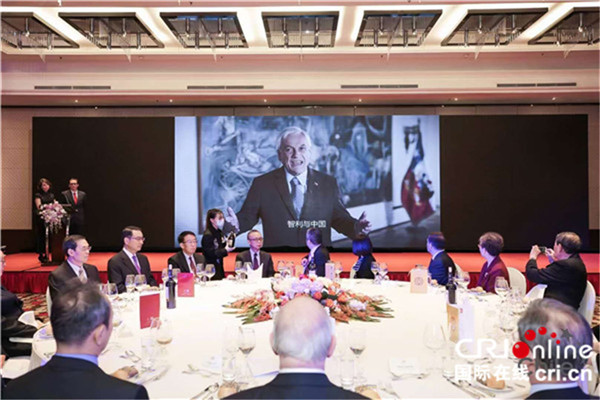 杨舒总领事出席加拿大中华总商会庆祝中加建交55周年暨商会成立30周年晚宴