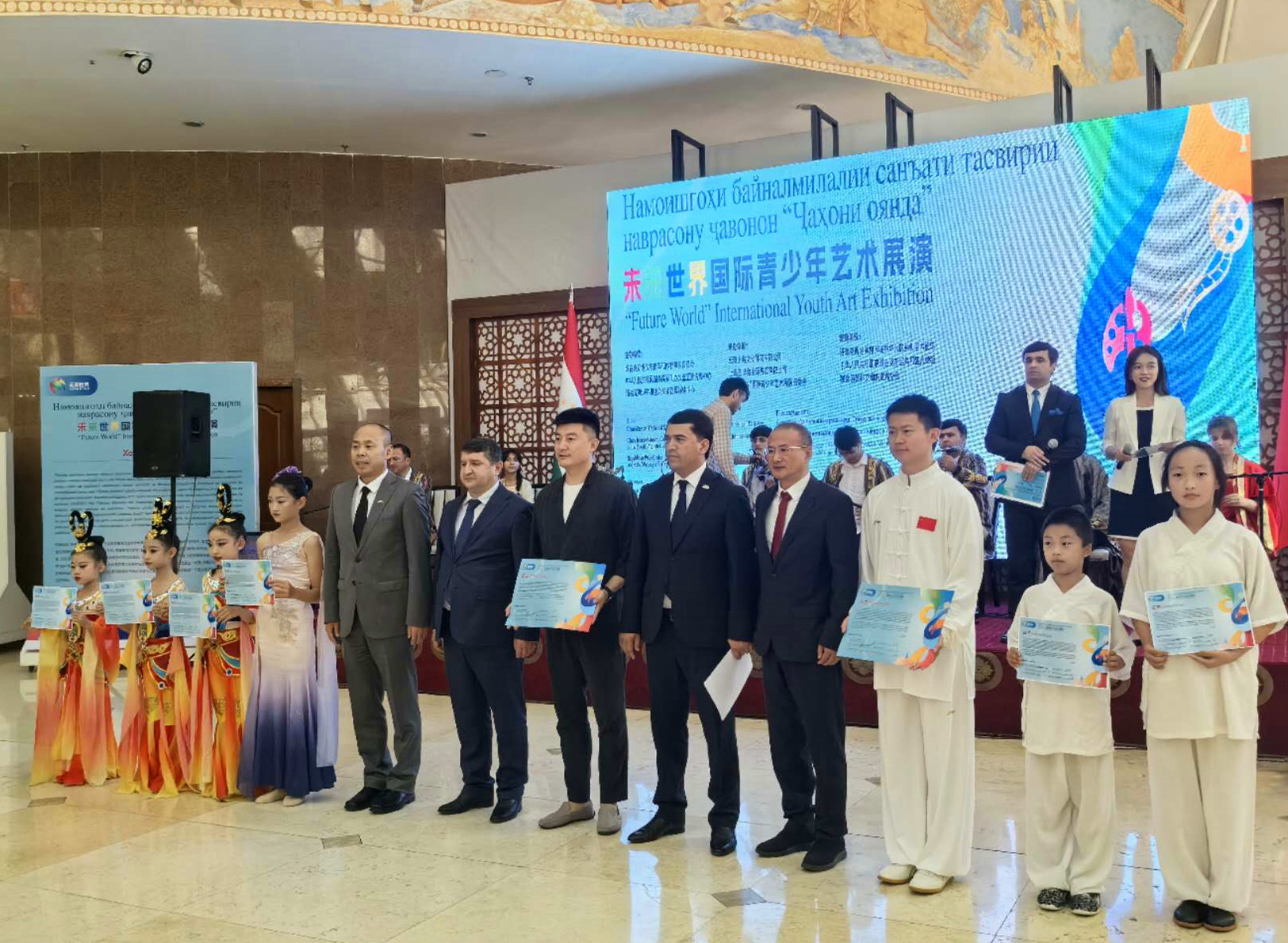 欧亚稳定与发展基金预测未来三年塔吉克斯坦劳务移民汇款流入将减少