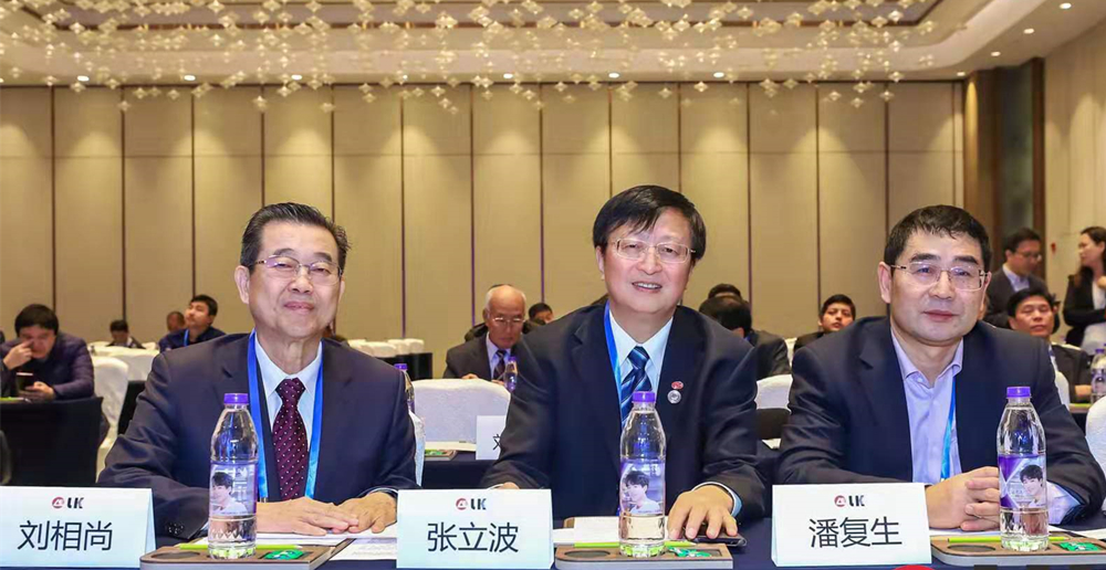 大富科技获得实用新型专利授权：“压铸机模板铣平设备”