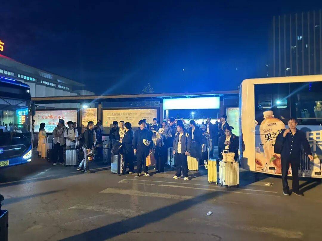 护航“双节”出行 滴滴保障车队多城联动疏解场站客流压力