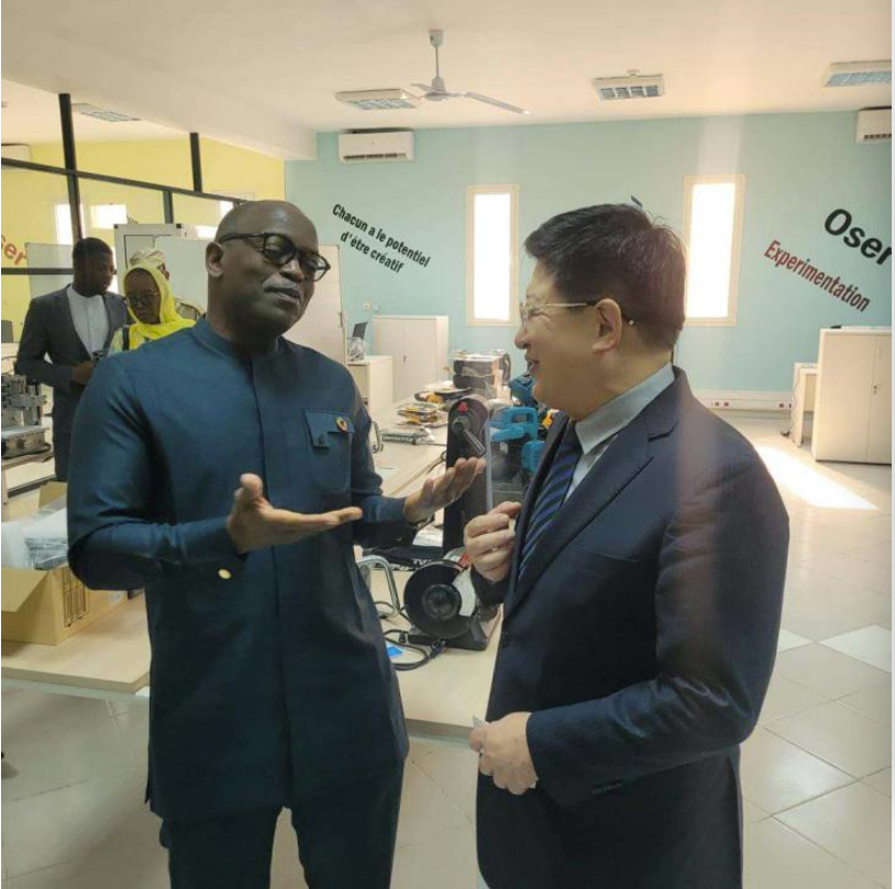 唐中东大使会见毛里塔尼亚新任卫生部长