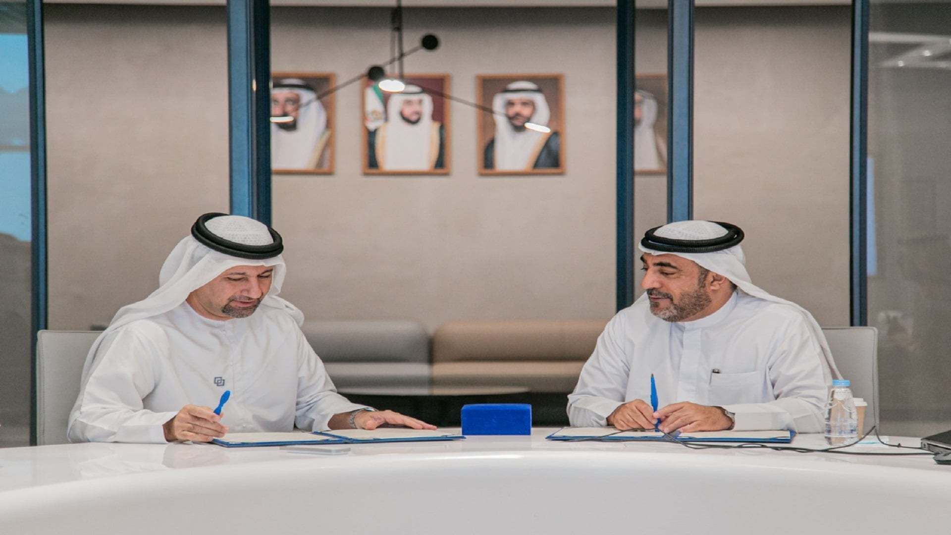 阿联酋投资部与微软签署人工智能领域合作谅解备忘录