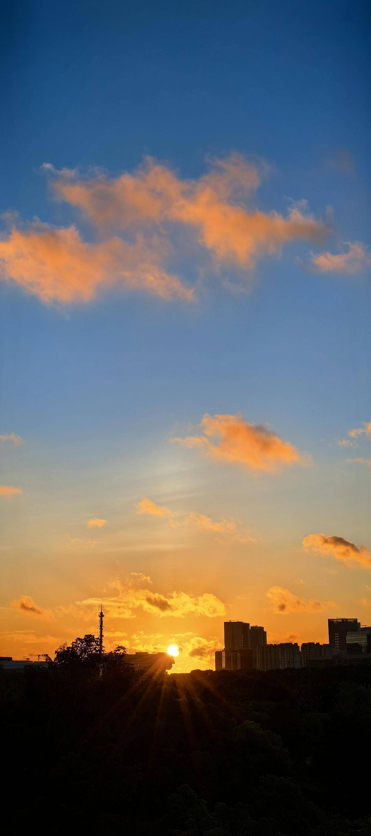 “双星伴月”10日晚天宇现“笑脸”