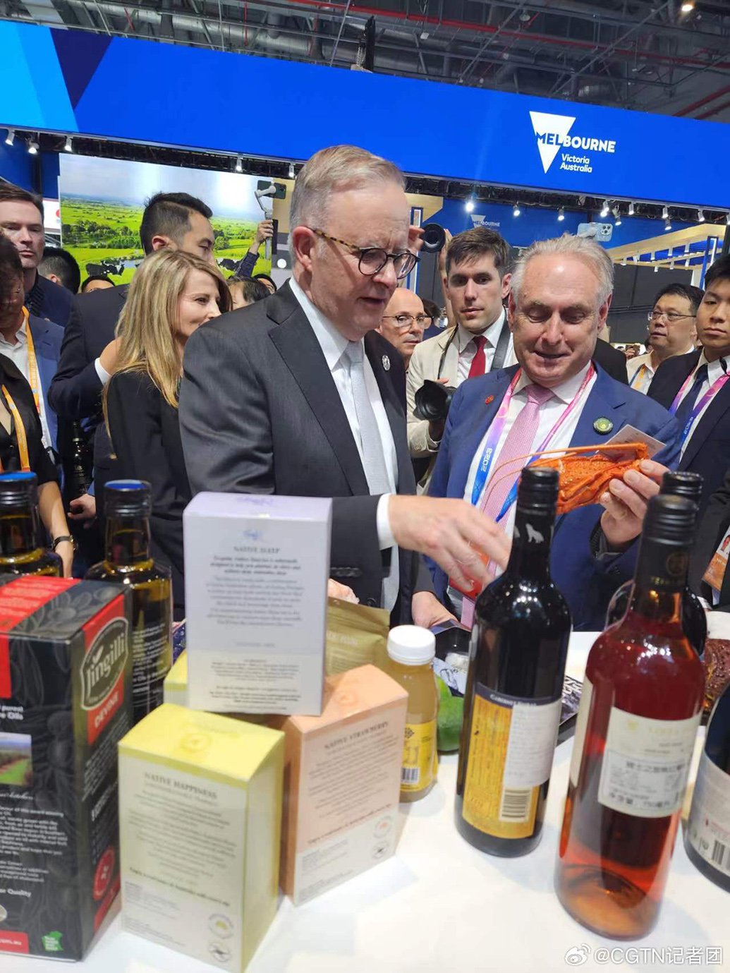 李强会见澳大利亚总理阿尔巴尼斯