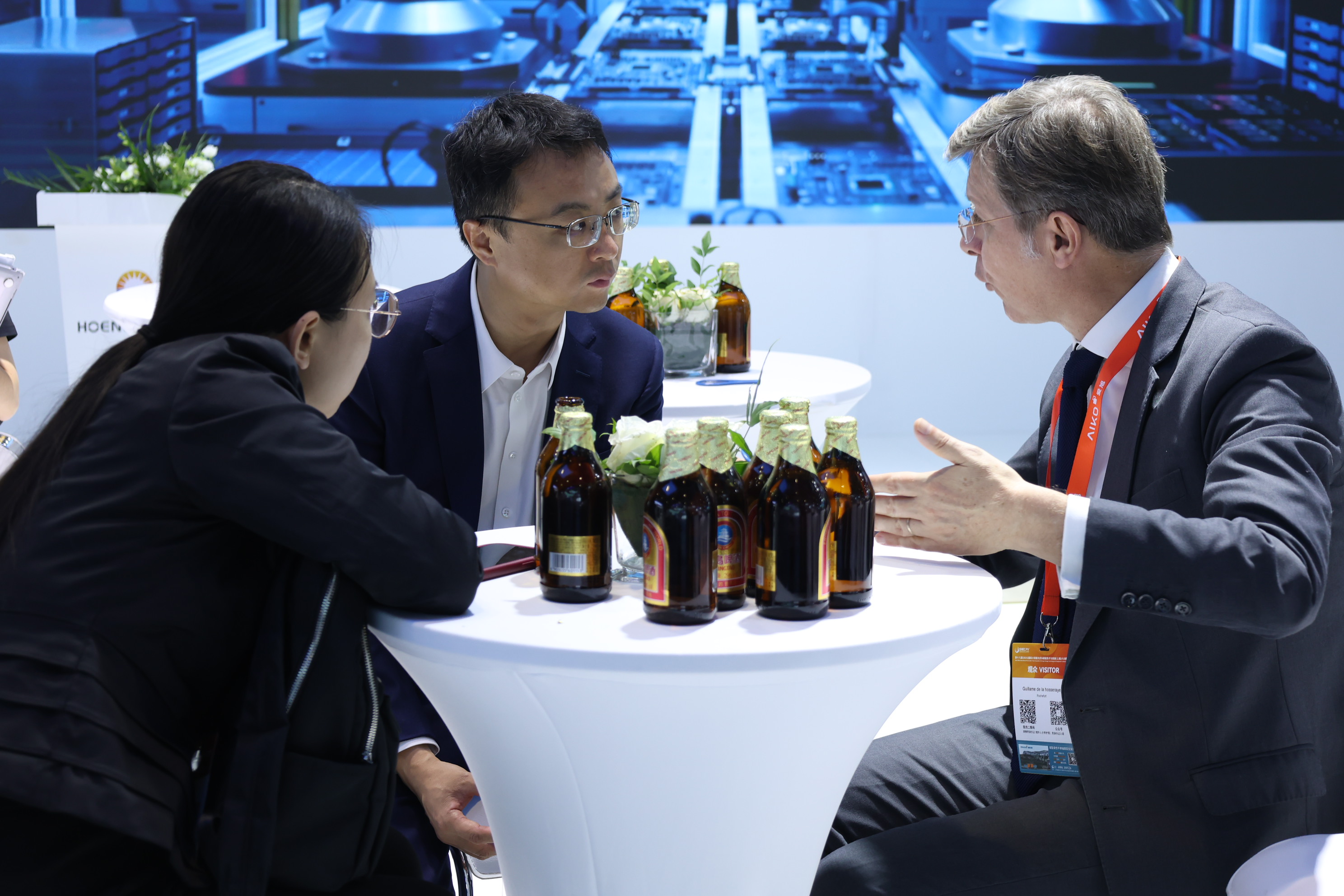 英维克:2025年上半年储能应用营收约8亿元