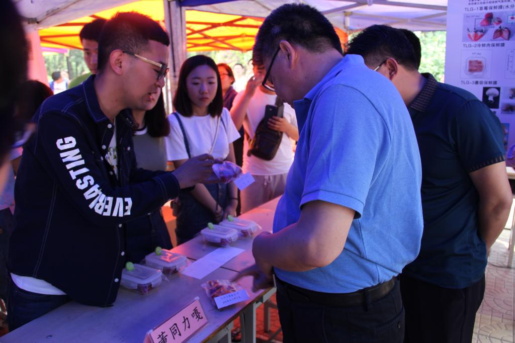 清华-美团配送联合课程沉淀为教材 构建AI教育"第二课堂"