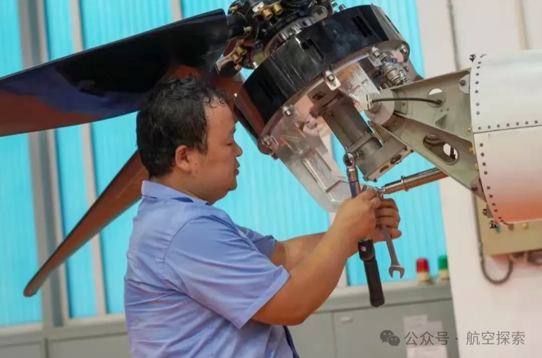 我国国产首款重载电动垂直起降飞行器AR-E800首飞成功