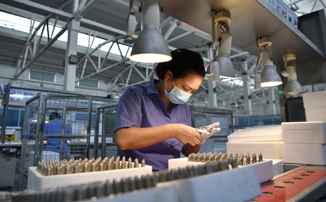 火炬电子披露总额1.13亿元的对外担保，被担保方为上海火炬电子科技集团有限公司