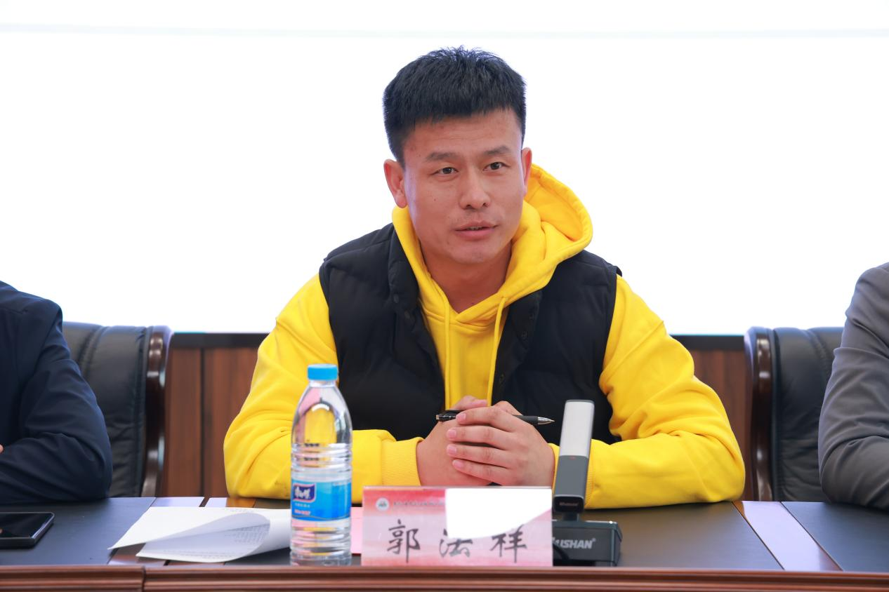 金新农：截至2025年12月10日股东户数为36749户