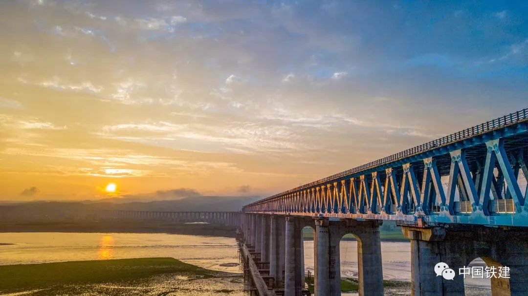 驻釜山总领事陈日彪在领区媒体发表署名文章《擘画中国发展新蓝图 共谱中韩合作新篇章》