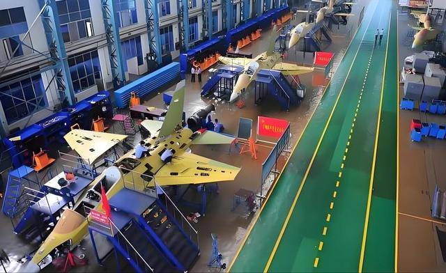 中航成飞：按国家规定设置产假育儿假并足额支付工资