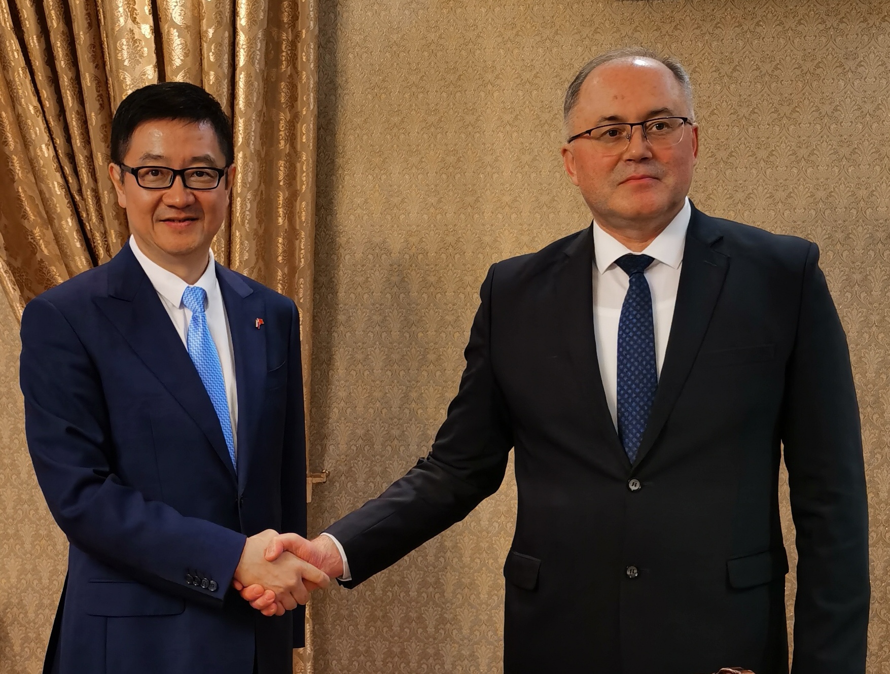 陈世杰总领事会见汉密尔顿市长麦金多