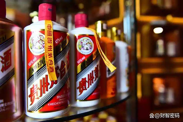 食品饮料周报:白酒行业格局生变 头部酒企竞争日趋白热化