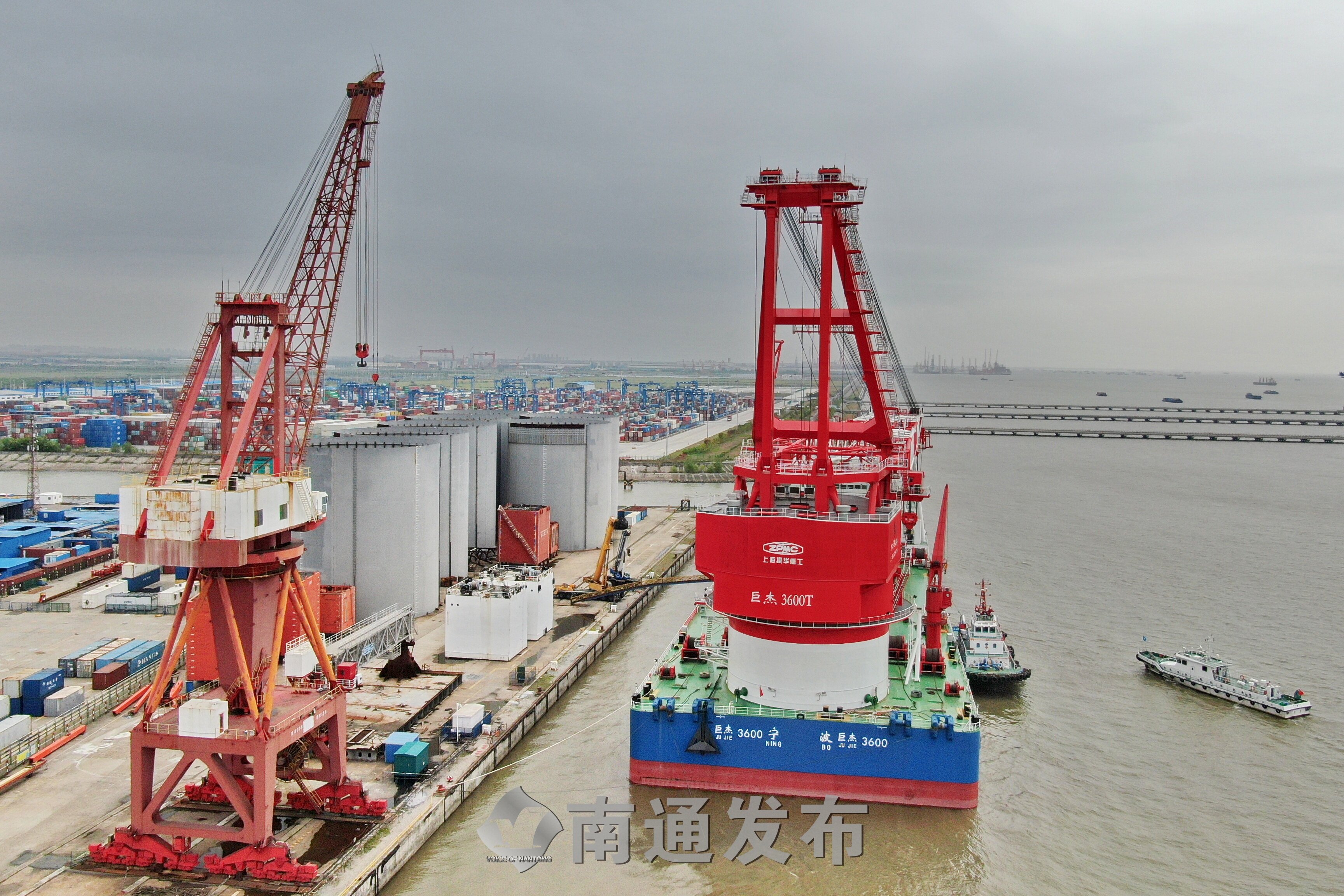 振华重工获得发明专利授权：“一种主机下沉式竖井掘进机铣削总成”