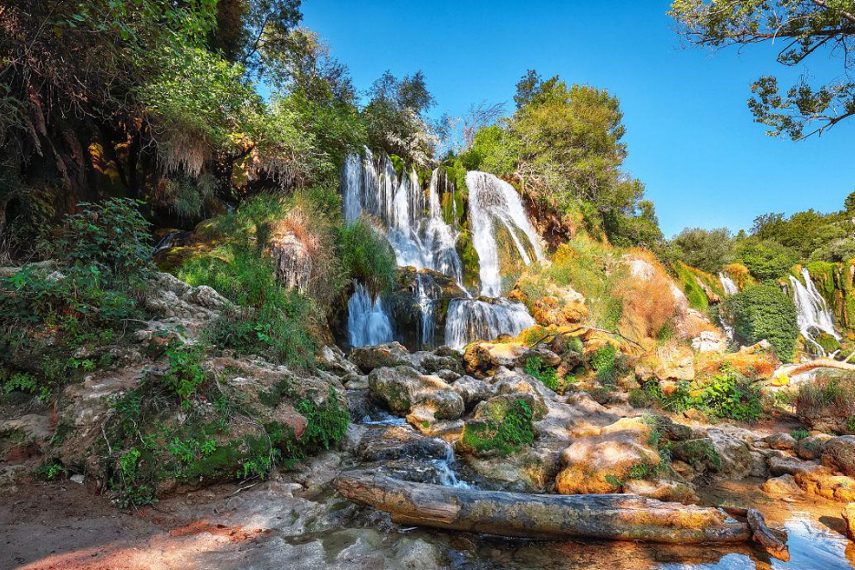 萨拉热窝州游客到访量与过夜数持续保持增长态势