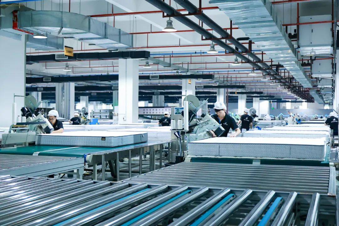 伟星股份2025年净利润下滑8.38%，董事长蔡礼永上年薪酬164.6万元职工人均薪酬11.6万元