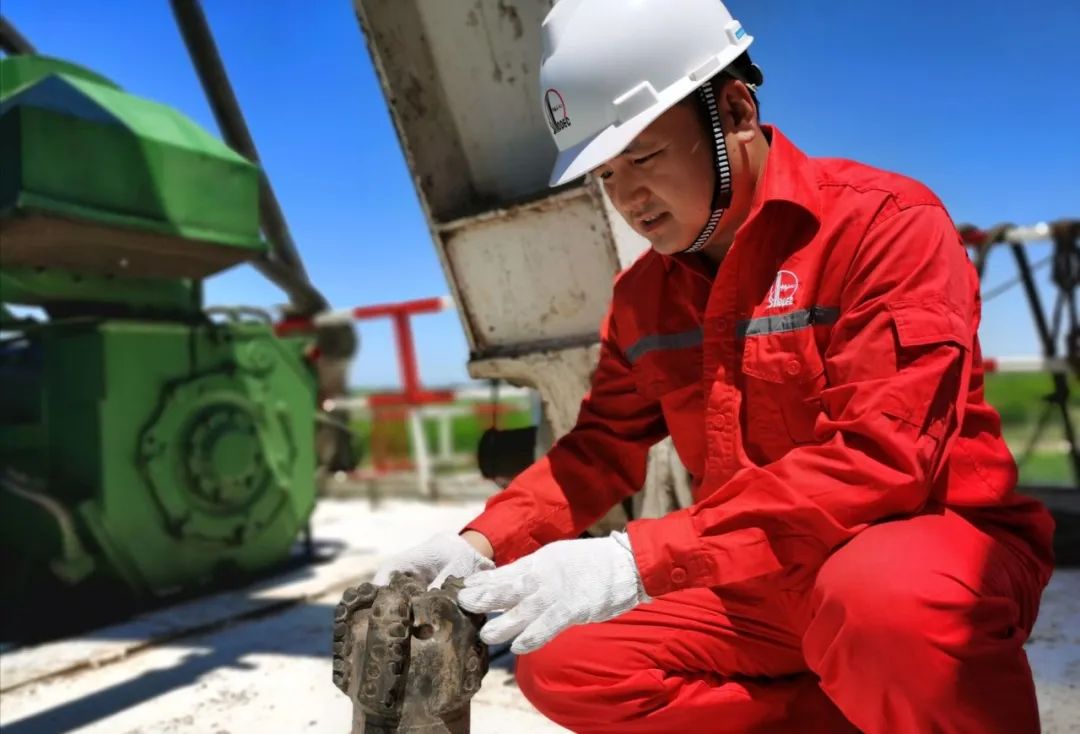 中国石化获得发明专利授权:“一种连续制备生物可降解共聚酯PBST的方法”