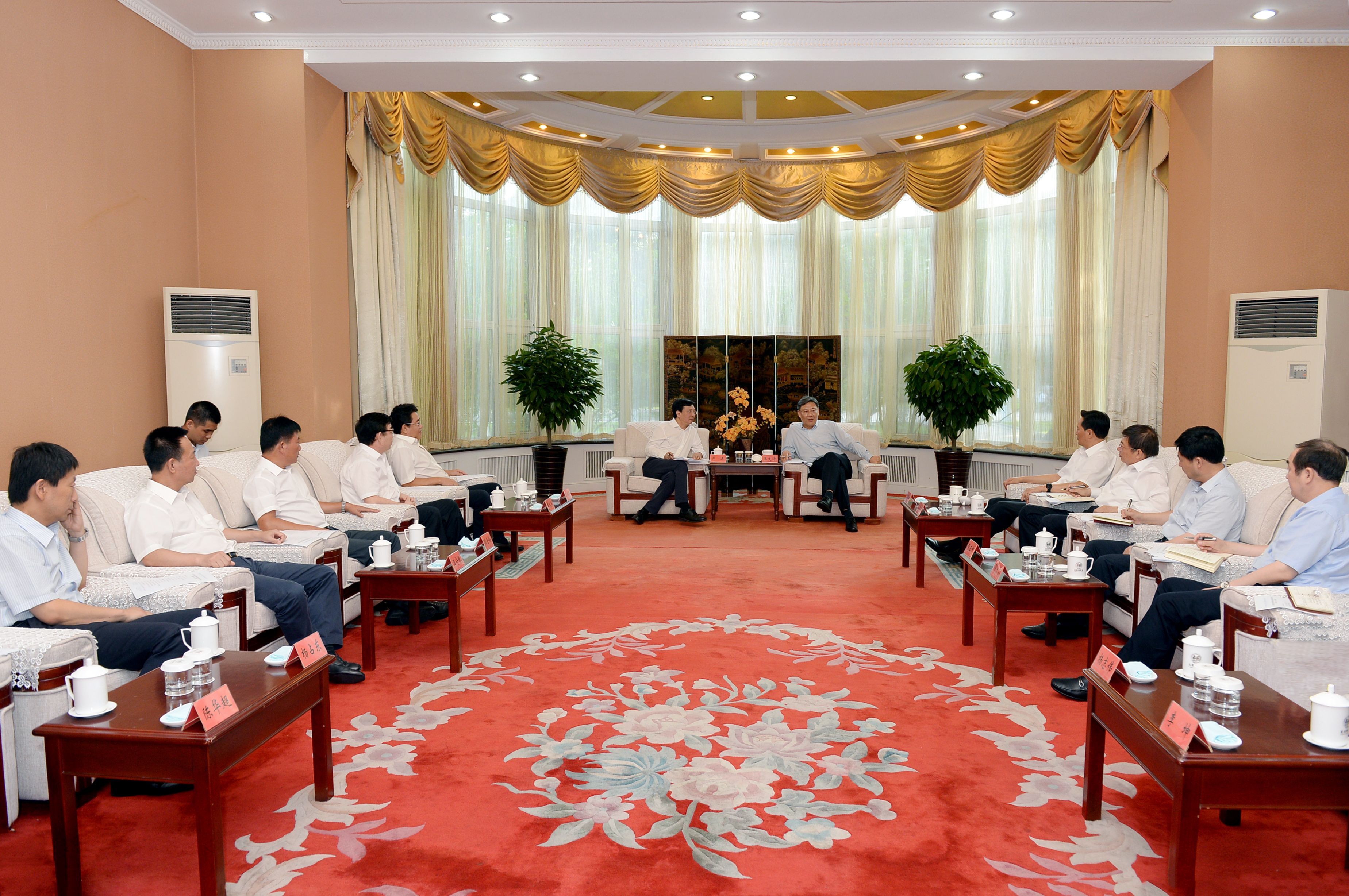 王文涛部长会见智利外交部国际经济关系副部长埃斯特韦斯