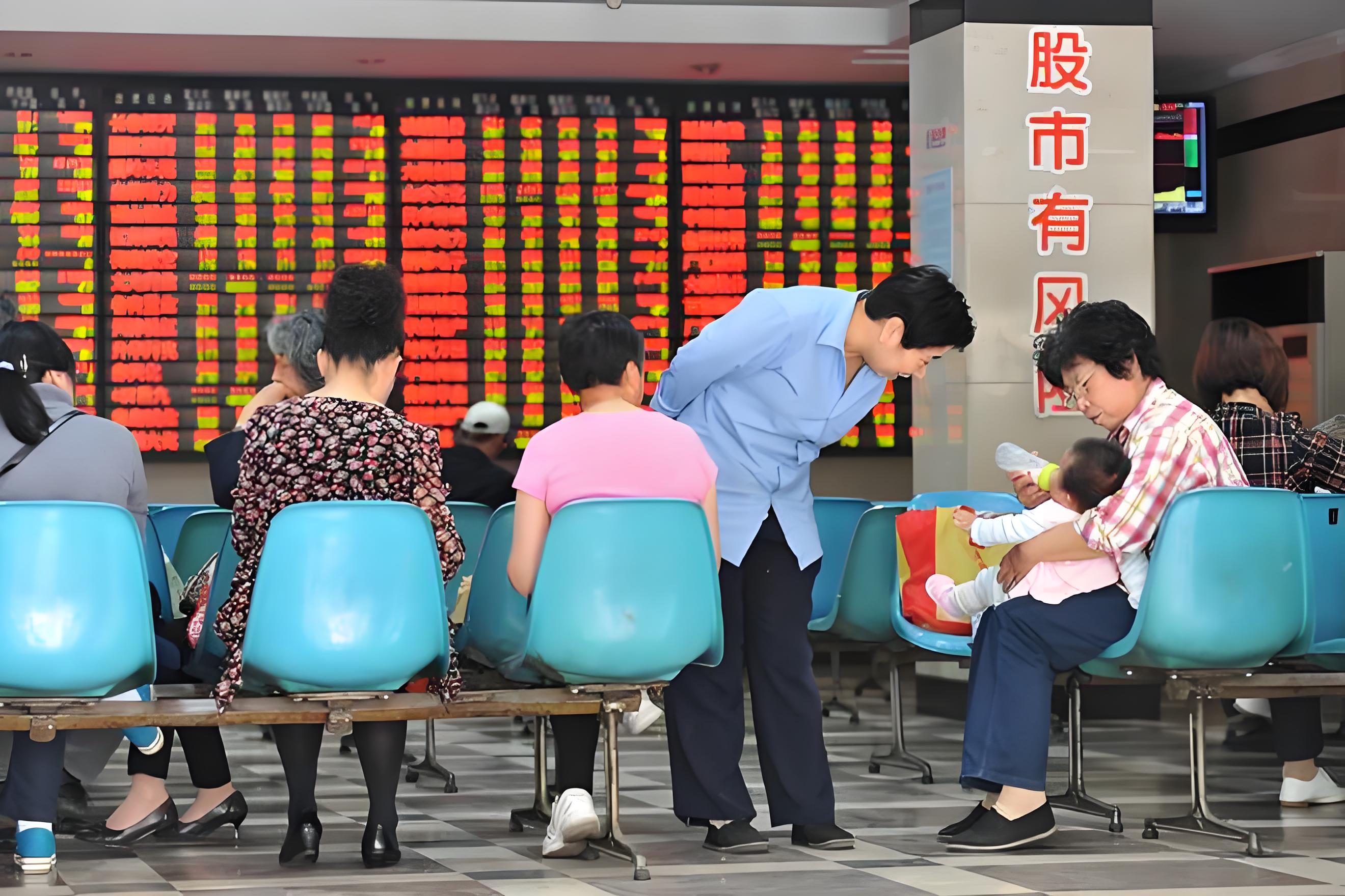 中小盘宽基指数小幅收跌，中证1000ETF易方达（159633）连续3个交易日获资金加仓